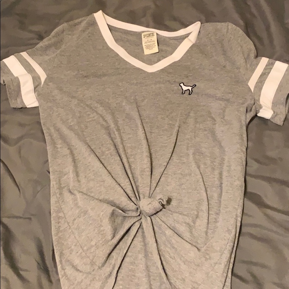 VS pink tee shirt